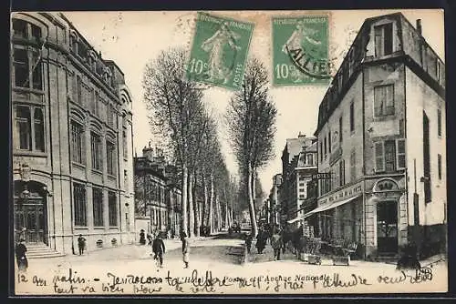 AK Moulins, L`Hotel des Postes et l`Avenue Nationale