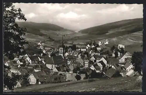 AK Vöhrenbach /Schwarzwald, Gesamtansicht mit Fernblick aus der Vogelschau