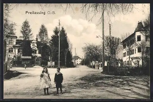 AK Freilassing /O. B., Strassenpartie mit Kindern