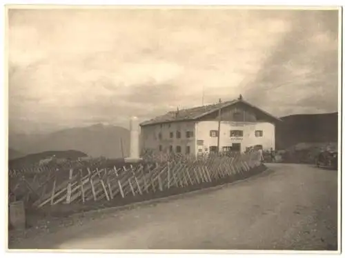 Fotografie unbekannter Fotograf, Ansicht Ratschings, Blick zum Jaufenhaus, Casa del Ciovo, am Jaufenpass in 2800 m Höhe