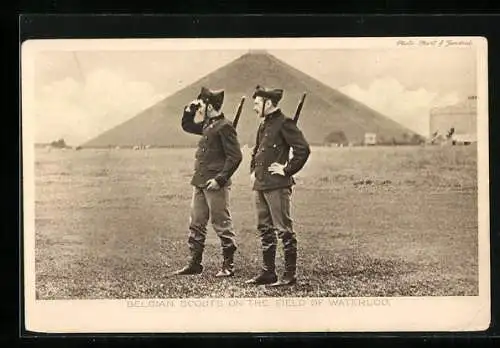 AK Waterloo, Belgian Scouts On The Field, belgische Soldaten auf dem Schlachtfeld