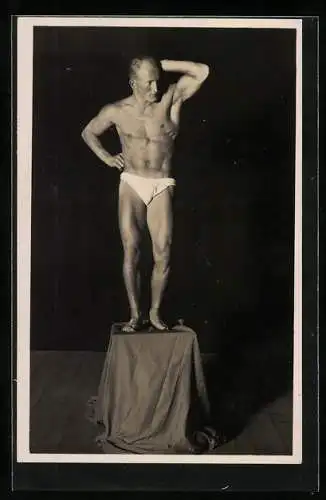 AK Botnang, R. Bothner des ASV, Deutscher Meister 1931 im Artistenwettbewerb, Kraftsport