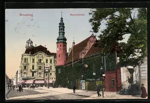 AK Bromberg / Bydgoszcz, Strassenpartie an der Nonnenkirche