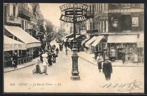 AK Vichy, La Rue de Nîmes