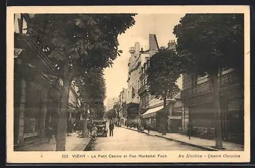 AK Vichy, Le Petit Casino et Rue Maréchal Foch