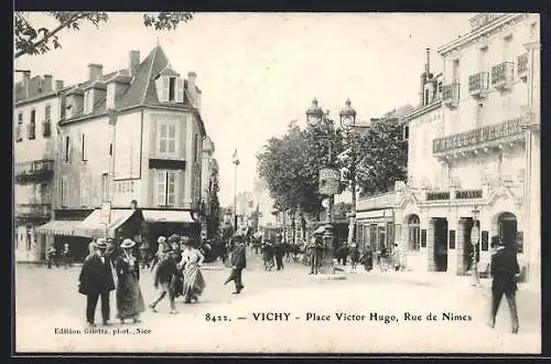 AK Vichy, Place Victor Hugo, Rue de Nimes