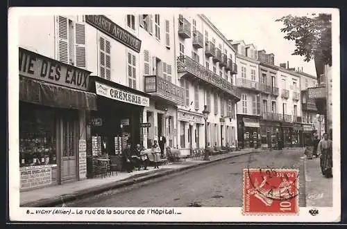 AK Vichy /Allier, La rue de la source de l`Hôpital