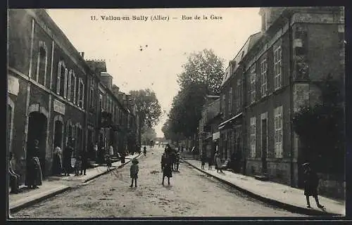 AK Vallon-en-Sully, Rue de la Gare