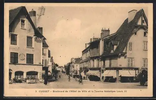 AK Cusset, Boulevard de l`Hotel de Ville et la Taverne historique Louis XI