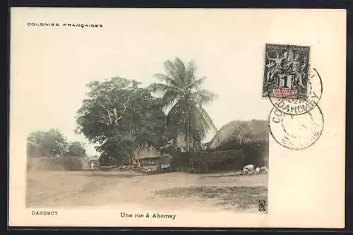 AK Abomey, Une rue