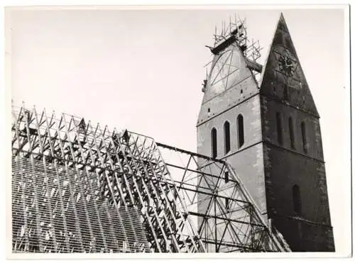 Fotografie Günther Kayser, Hannover, Ansicht Hannover, neues Dach für die Marktkirche nach der Zerstörung