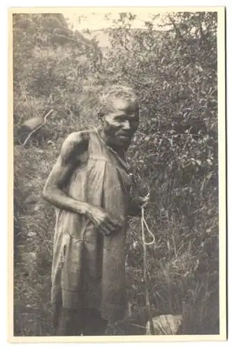 14 Fotografie unbekannter Fotograf, Ansicht Mbabane (Estwatini), Einwohner in DSWA Uniform, Eingeborene