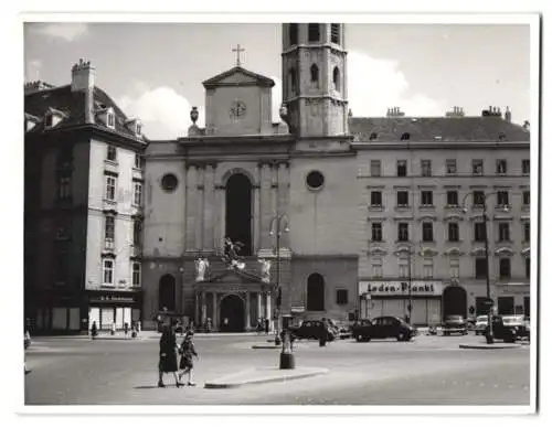 Fotografie unbekannter Fotograf, Ansicht Wien, der Michaelerplatz mit Kirche
