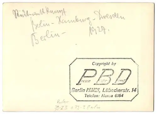 Fotografie PBD, Berlin, Ansicht Berlin, Ruderwettkampf zwischen Berlin-Hamburg-Dresden, 1927, Ruderer