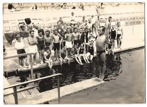 Fotografie Gerhard Riebicke, Charlottenburg, Ansicht Berlin, Schwimmkurs im deutschen Stadion, Bademode