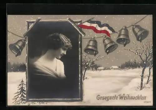 AK Mädchenportrait mit deutscher Fahne, Glocken, Schnee-Idylle, Weihnachtsgruss