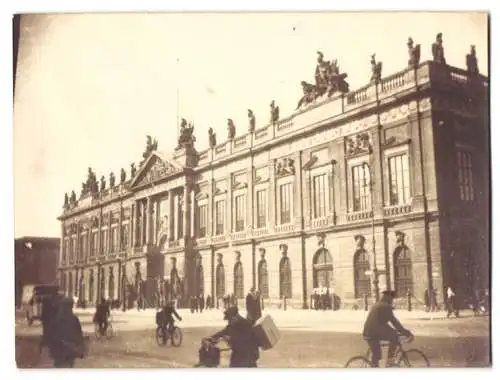 6 Fotografien Ansicht Berlin, Klosterstrasse mit Parochialkirche, Dt. Historisches Museum Löwenkämpfer Statue Lustgarten