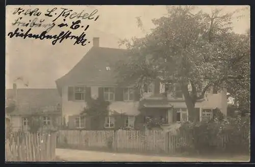 Foto-AK Freiburg /Breisgau, Haus in der Dietenbachstrasse ca. 1920