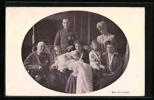 AK Herzogin Viktoria Luise von Braunschweig mit Familie
