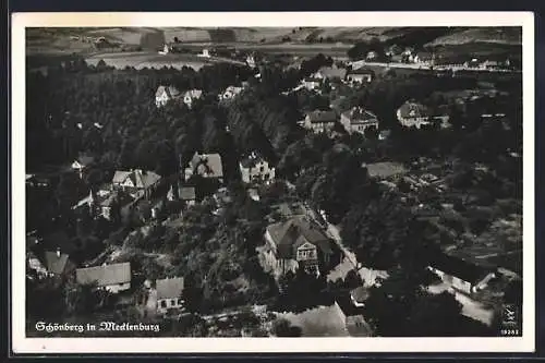 AK Schönberg / Mecklenburg, Totalansicht, Fliegeraufnahme