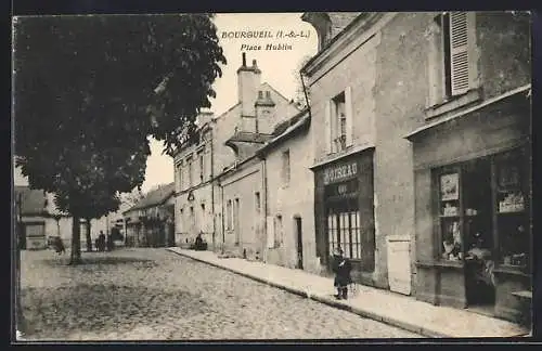 AK Bourgueil /I.-et-L., Place Hublin