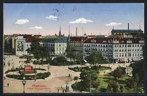 AK Hannover, Ernst August-Platz mit Denkmal