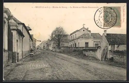 AK Rilly /I.-et-L., Entrée du Bourg, La Mairie et l`Ecole Communale