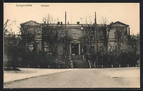 AK Langensalza, Bahnhof mit Vorplatz