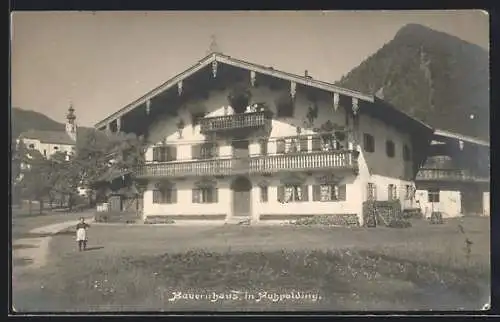 Foto-AK Ruhpolding, Partie an altem Bauernhaus