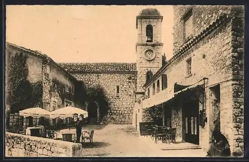 AK Gourdon, La Place de l`Église, la terrasse d`un restaurant, une personne