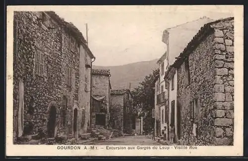 AK Gourdon, Excursion to the Wolf`s Passes, And old street