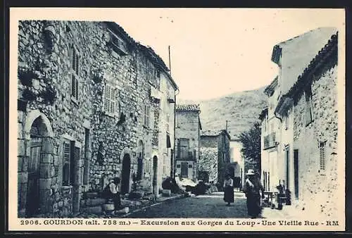 AK Gourdon /A.-M., Excursion aux Gorges du Loup, une vieille rue