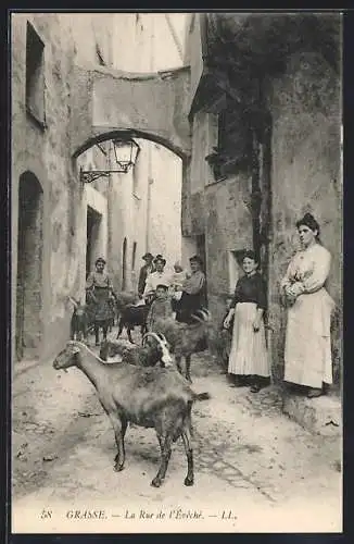 AK Grasse, La Rue de l`Evêché, Strassenpartie