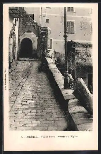 AK Lucéram /Alpes-Maritimes, Vieille Porte, Montée de l`Église