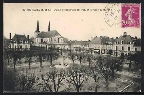 AK Richelieu /I.-et-L., L`Eglise et la Place du Marche