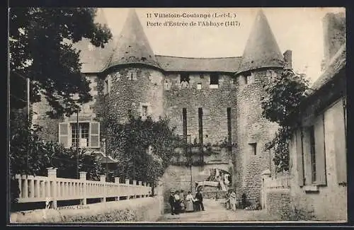 AK Villeloin-Coulangé /I.-et-L., Porte d`Entrée de l`Abbaye