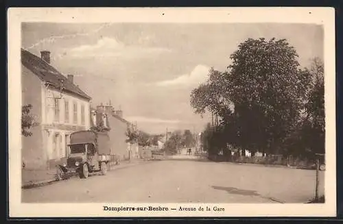 AK Dompierre-sur-Basbre, Avenue de la Gare, Hotel du Chemin de Fer