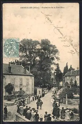 AK Arfeuilles, Procession de la Fête-Dieu