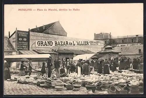 AK Moulins, Place du Marché, derrière les Halles