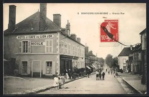 AK Dompierre-sur-Besbre, Grande Rue