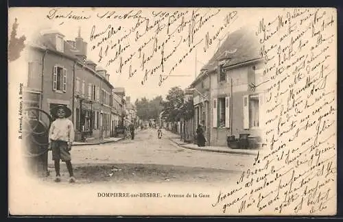 AK Dompierre-sur-Besbre, Avenue de la Gare