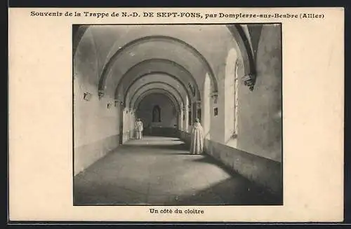 AK Dompierre-sur-Besbre, Trappe de N.-D. de Sept-Fons, Un côte du Cloître