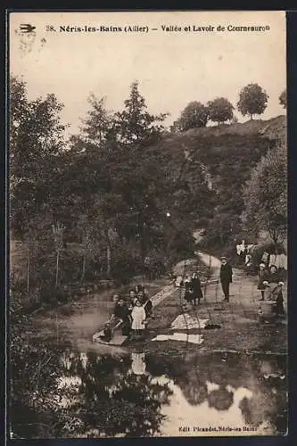 AK Neris-les-Bains, Vallee et Lavoir de Courneauron