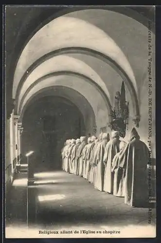 AK Dompierre-sur-Besbre, La Trappe de N.-D. de Sept-Fons, Religieux allant de l`Eglise au chapitre