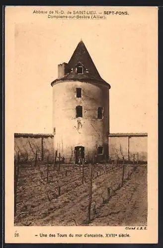 AK Dompierre-sur-Besbre, Sept-Fons, Abbaye de N.-D. de Saint-Lieu, Une des Tours du mur d`enceinte