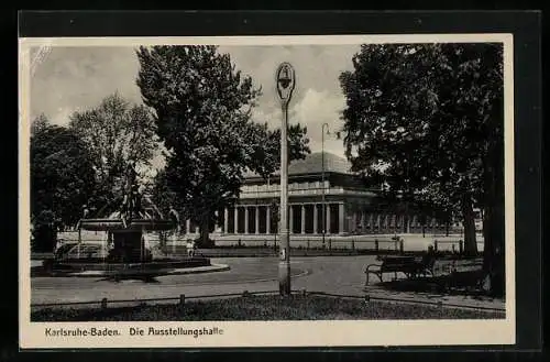 AK Karlsruhe i. Baden, Brunnen vor der Ausstellungshalle