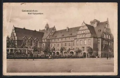 AK Gelsenkirchen, Real-Gymnasium mit Strassenpartie