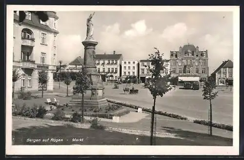 AK Bergen auf Rügen, Denkmal am Markt, Restaurant Otto Schubbe