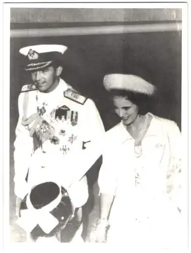 Fotografie dpa, Frankfurt / Main, König Konstantin von Griechenland mit Prinzessin Anne Marie von Dänemark, 1964