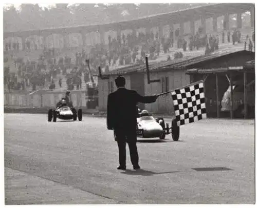 17 Fotografien Ansicht Heilbronn, 2. ADAC Bergpreis 1966, Rennfahrer Volker Ziegler, Formel V., Rennwagen, Autorennen